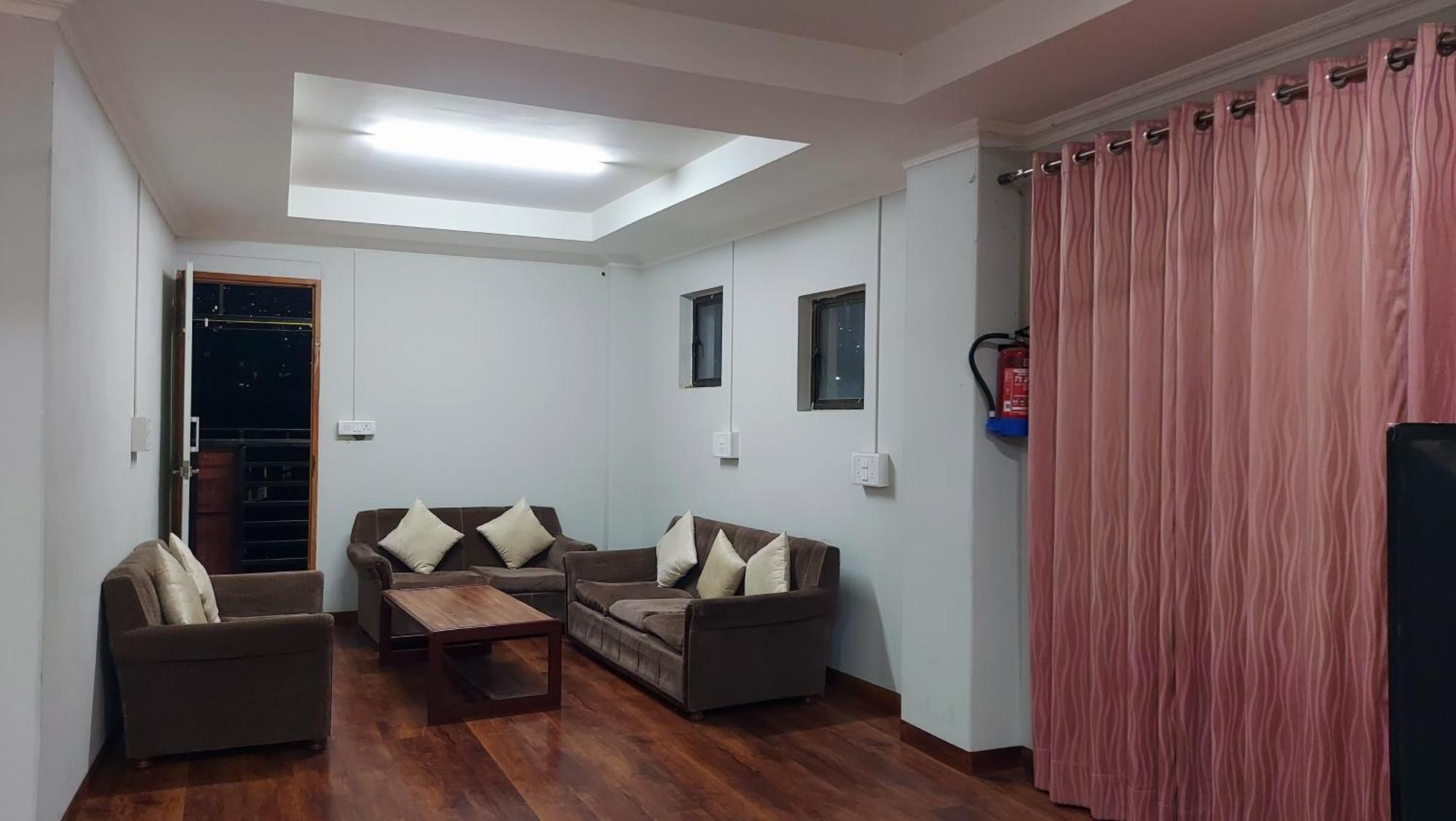 Hotel Dinthar Zara Aizawl Ngoại thất bức ảnh